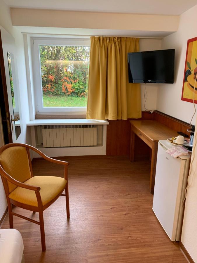 Gaestehaus An Der Rheinbruecke Altlussheim Εξωτερικό φωτογραφία